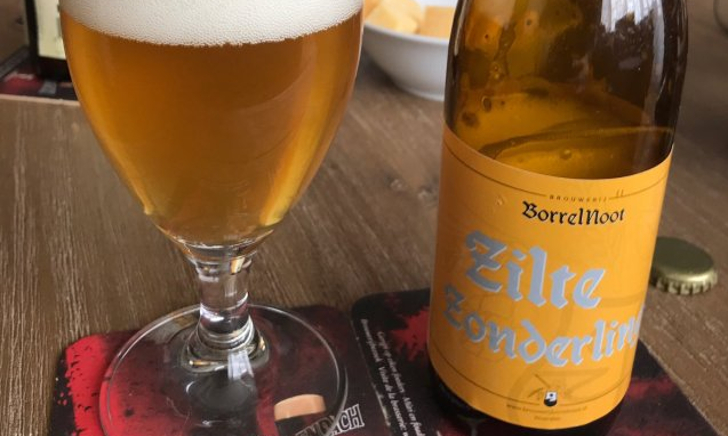 Zilte Zonderling fles en glas